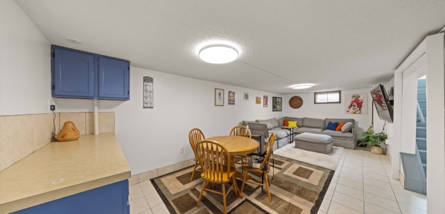 712 NE 4th St, Grimes, IA 50111
