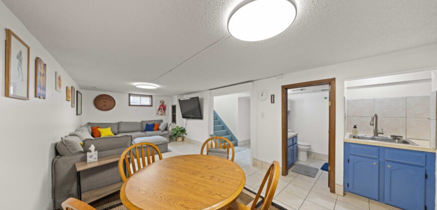 712 NE 4th St, Grimes, IA 50111