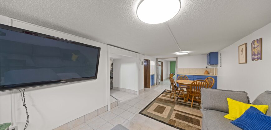 712 NE 4th St, Grimes, IA 50111