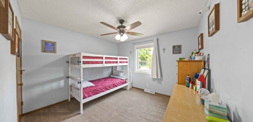 712 NE 4th St, Grimes, IA 50111