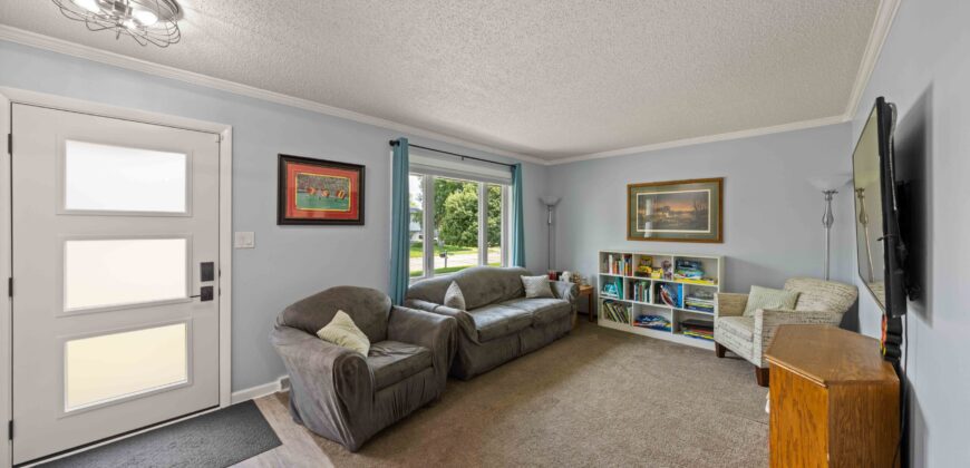 712 NE 4th St, Grimes, IA 50111