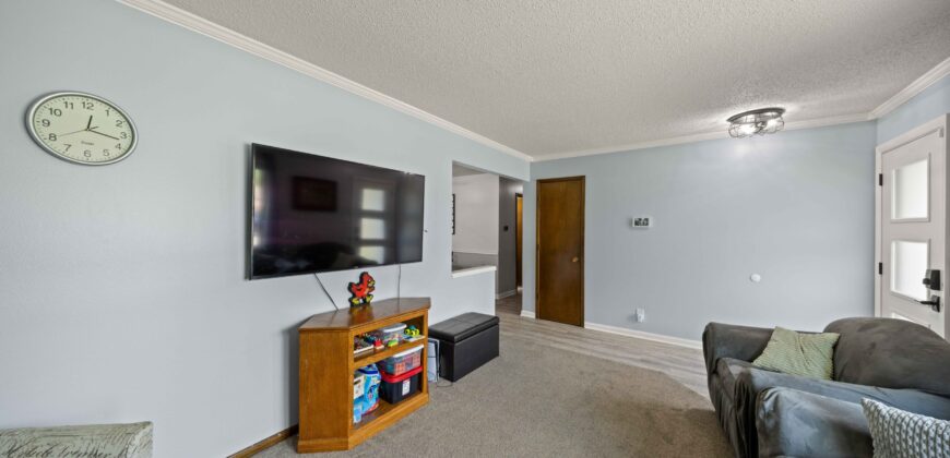 712 NE 4th St, Grimes, IA 50111