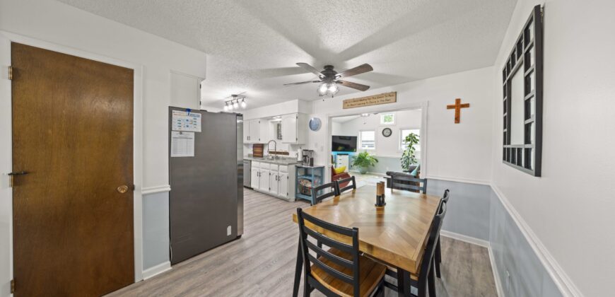 712 NE 4th St, Grimes, IA 50111