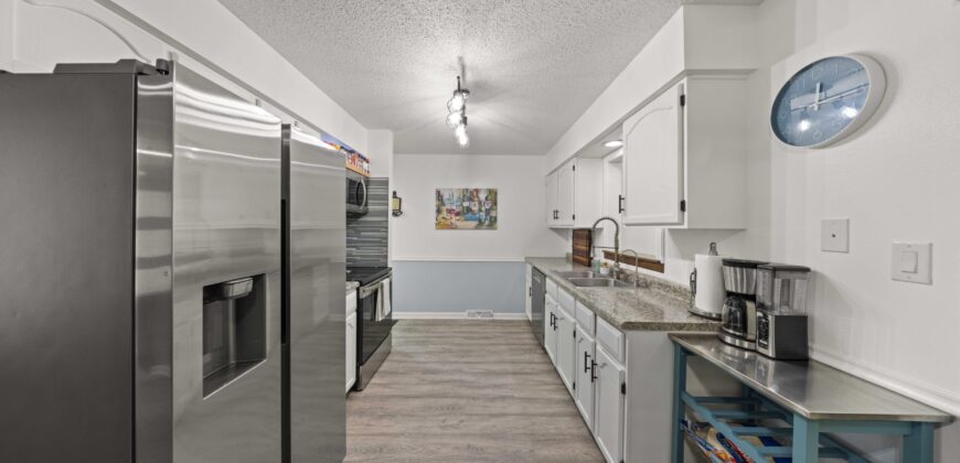 712 NE 4th St, Grimes, IA 50111