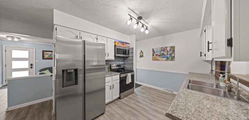 712 NE 4th St, Grimes, IA 50111