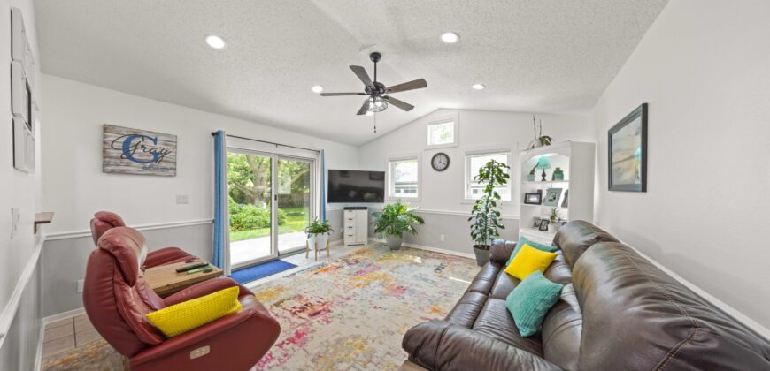 712 NE 4th St, Grimes, IA 50111