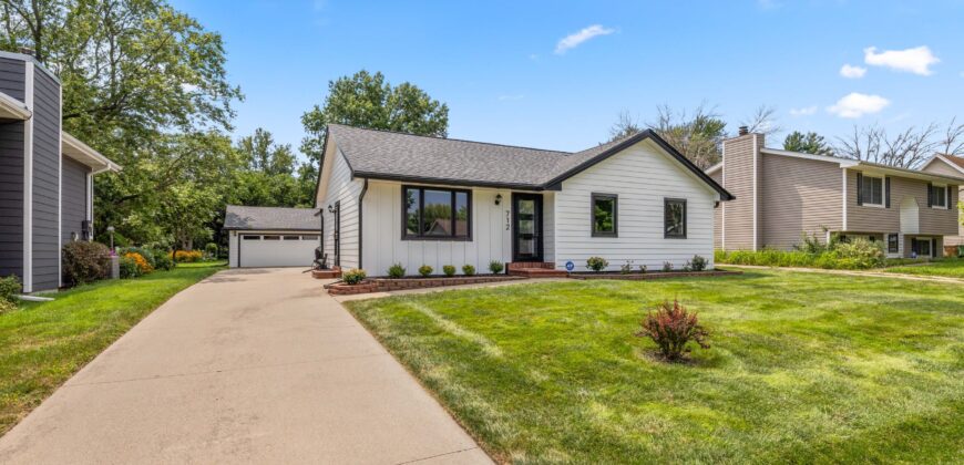 712 NE 4th St, Grimes, IA 50111