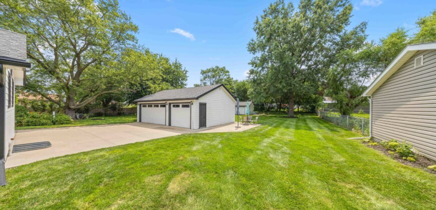 712 NE 4th St, Grimes, IA 50111
